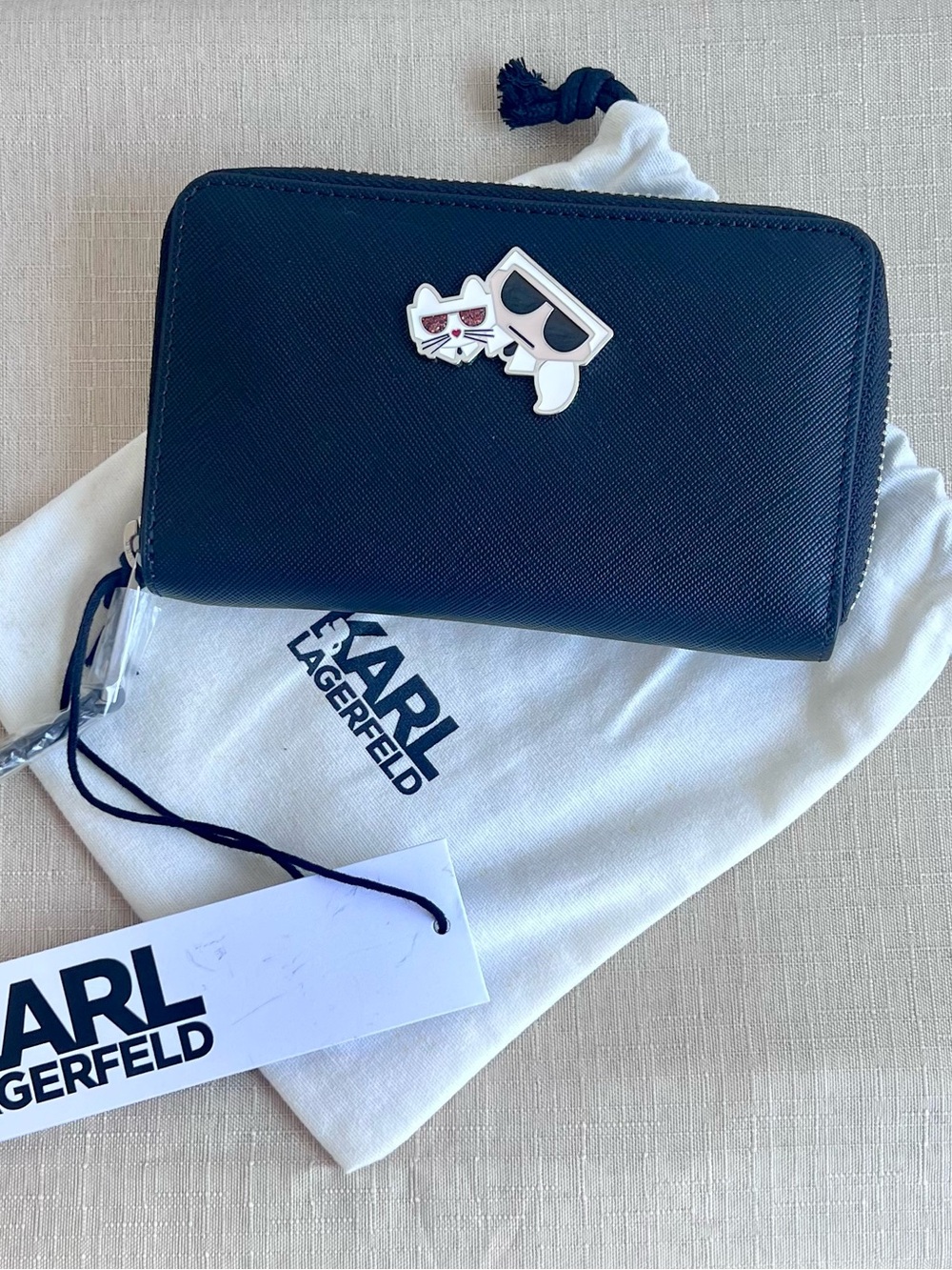 BRAND NEW Karl Lagerfeld Black Saffiano Zip Wallet with Cat & Sunglasses Enamel